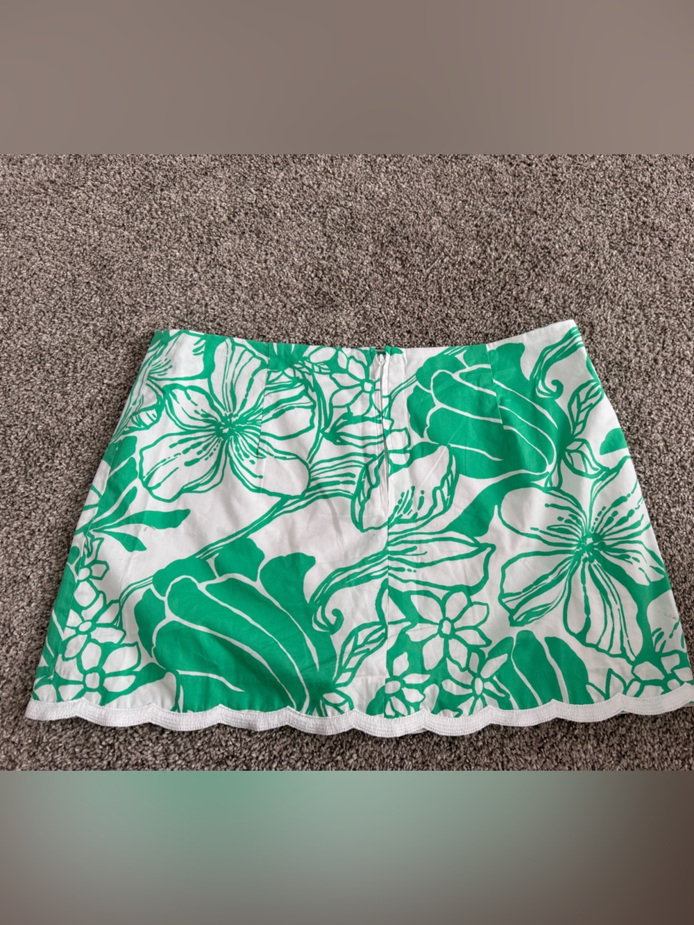 Lilly Pulitzer White and Green Floral Mini Skirt Sz 12 - Picture 3 of 6